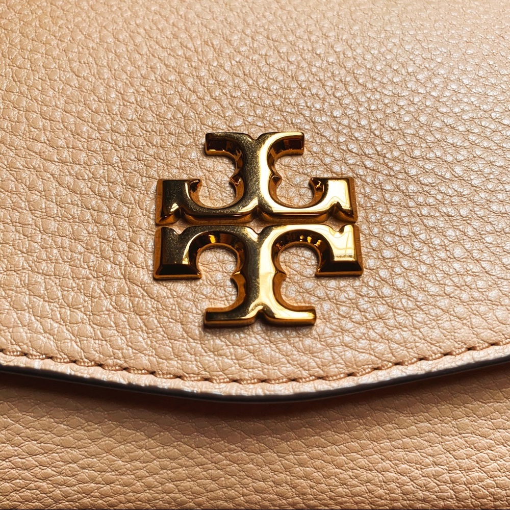 Tory Burch Sand Kira Envelope Clutch - Picture 2 of 7
